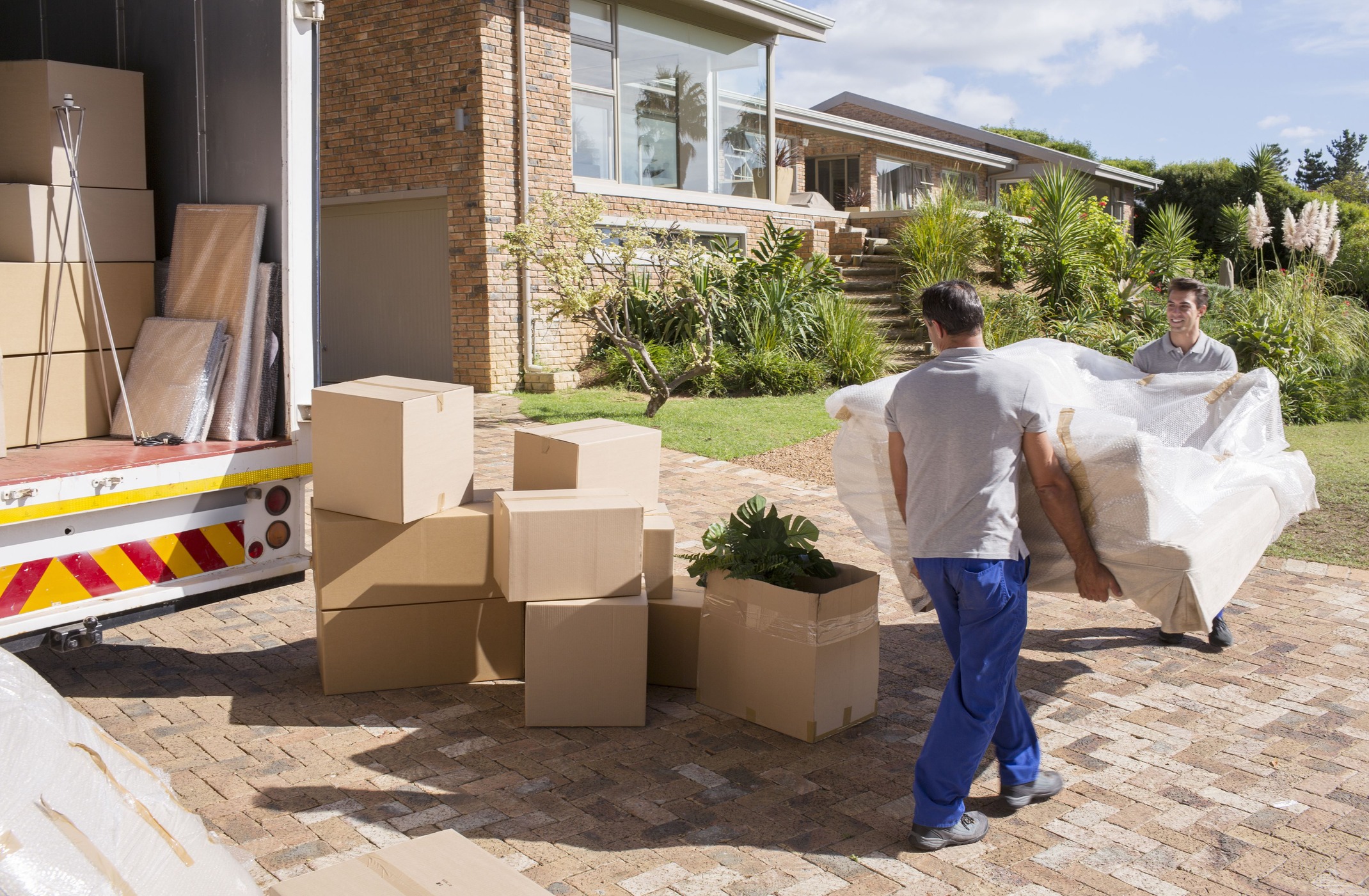 The-Essential-Guide-to-Moving-Your-Home-in-Just-10-Steps_4 (1)
